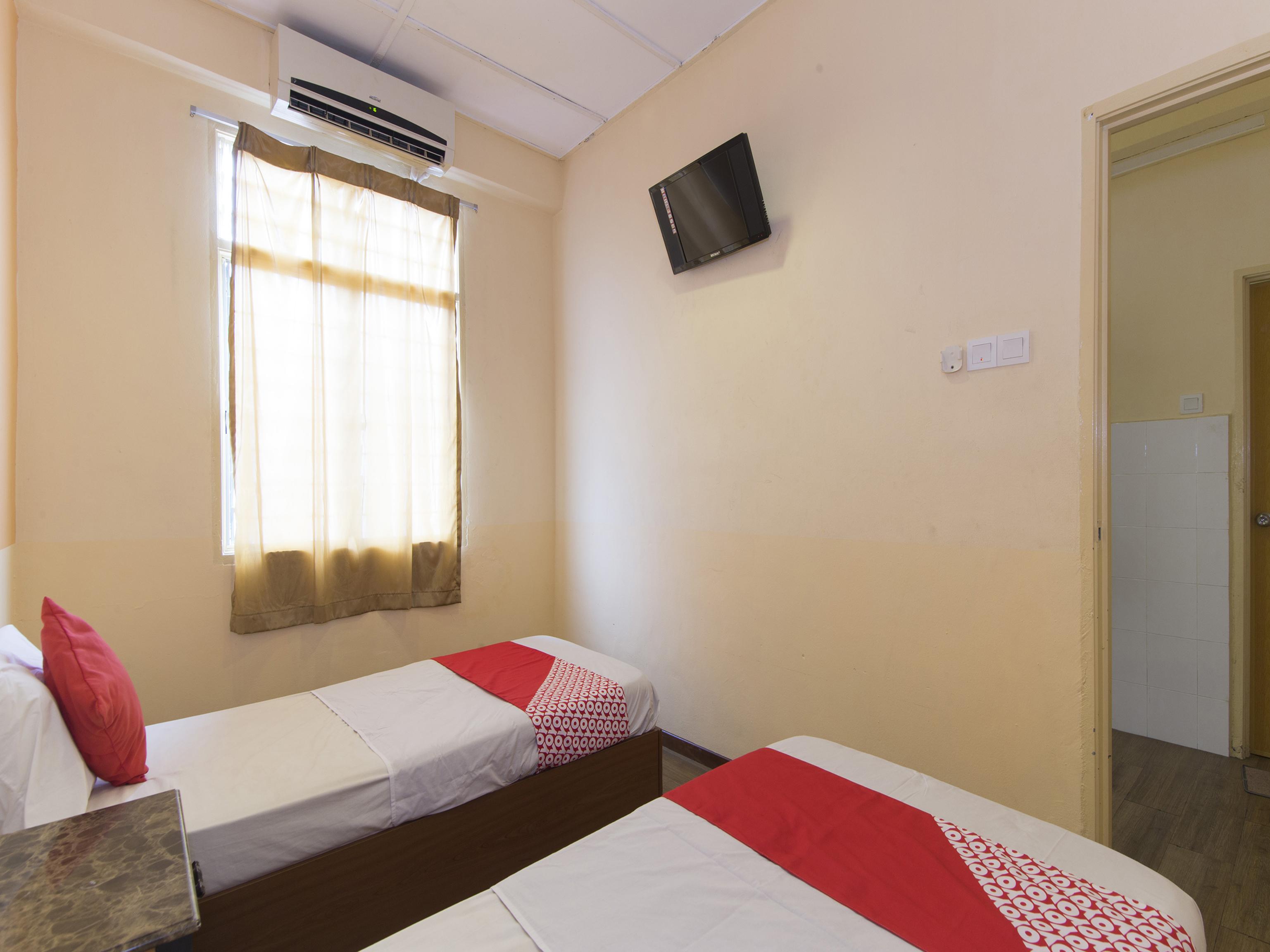 Straits Settlement Hotel 2*